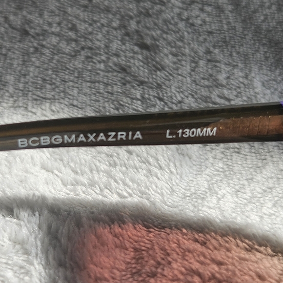 BCBGMAXAZRIA Glow Sunglasses With Purple And Red Detail On Frames - Picture 3 of 10